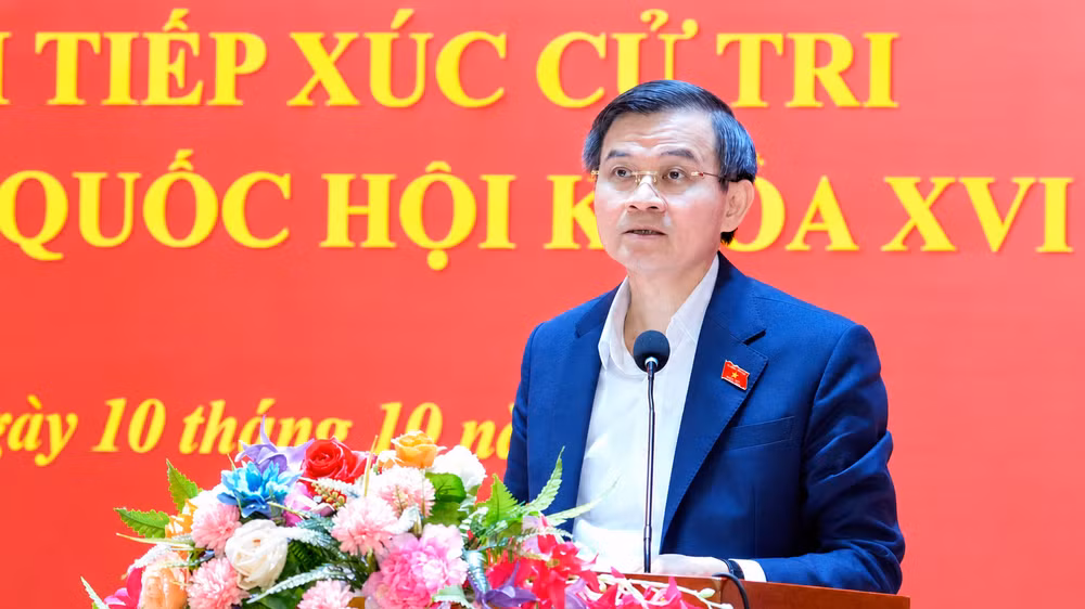 Đồng chí Đoàn Minh Huấn phát biểu tại hội nghị. (Ảnh: BP)