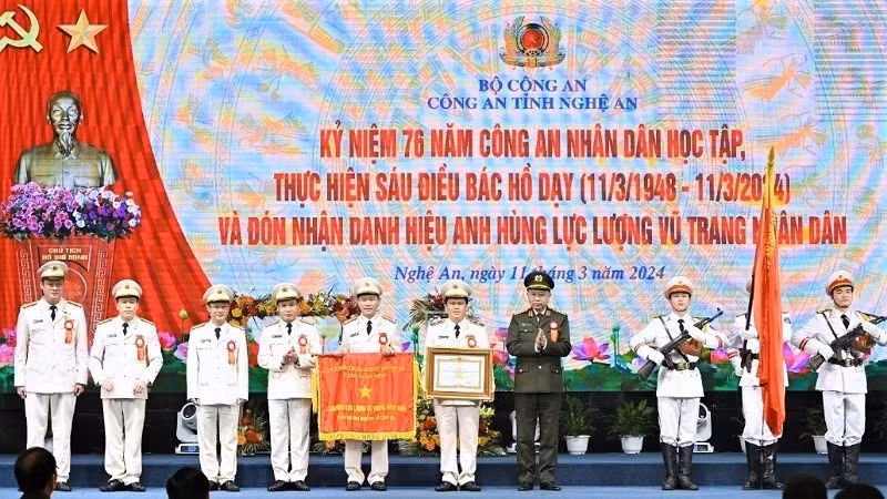 Công an tỉnh Nghệ An vinh dự đón nhận danh hiệu Anh hùng Lực lượng vũ trang nhân dân vào tháng 3/2024.