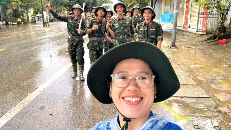 du-rat-vat-va-nhung-van-luon-lac-quan-dong-vien-nhau-cung-co-gang-vi-nhan-dan-phuc-vu-3231.jpg