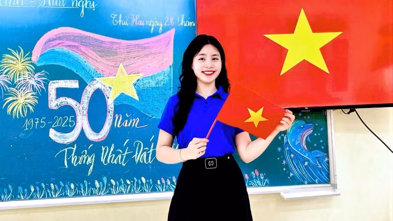 Cô giáo Lo Thị Bảo Vy (sinh ngày 24/3/2002, dân tộc Ơ Đu, xã Nga My, tỉnh Nghệ An).