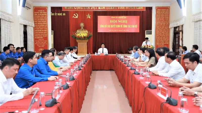 Tỉnh ủy Nghệ An tổ chức Hội nghị công bố các Quyết định về công tác cán bộ vào ngày 22/5.