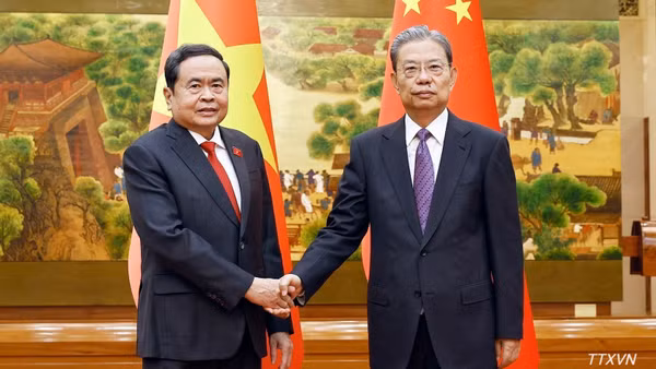 Chủ tịch Quốc hội Trần Thanh Mẫn và Ủy viên trưởng Nhân đại Trung Quốc Triệu Lạc Tế tại buổi hội đàm ngày 12/10. (Ảnh: TTXVN)