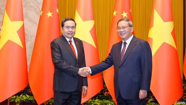 Chủ tịch Quốc hội Trần Thanh Mẫn hội kiến Thủ tướng Trung Quốc Lý Cường ngày 12/10. (Ảnh: TTXVN)