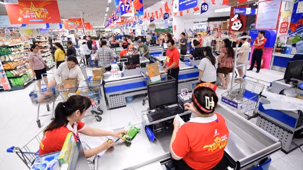 Không gian tại các siêu thị Co.opmart phủ tràn hình ảnh cờ đỏ sao vàng.(Nguồn ảnh: Co.opmart) 