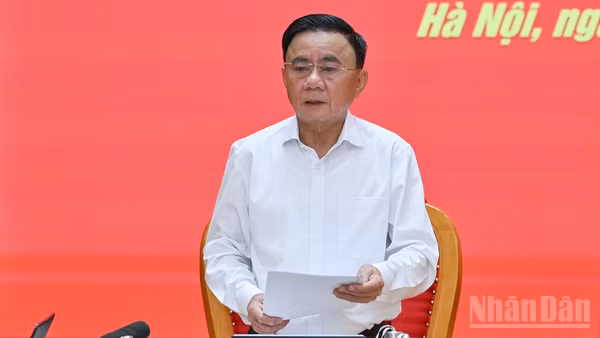 Đồng chí Trần Cẩm Tú, Ủy viên Bộ Chính trị, Thường trực Ban Bí thư. (Ảnh: THỦY NGUYÊN)