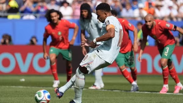 Mbappé ghi bàn thắng vào lưới Morocco, giúp Pháp vào bán kết. (Ảnh: TÂN HOA XÃ)