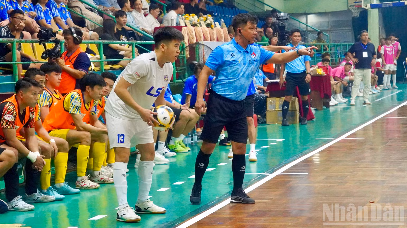 Chất lượng chuyên môn các trận đấu giữa các câu lạc bộ quốc nội ngày càng được nâng cao. (Ảnh: THÀNH LÊ)
