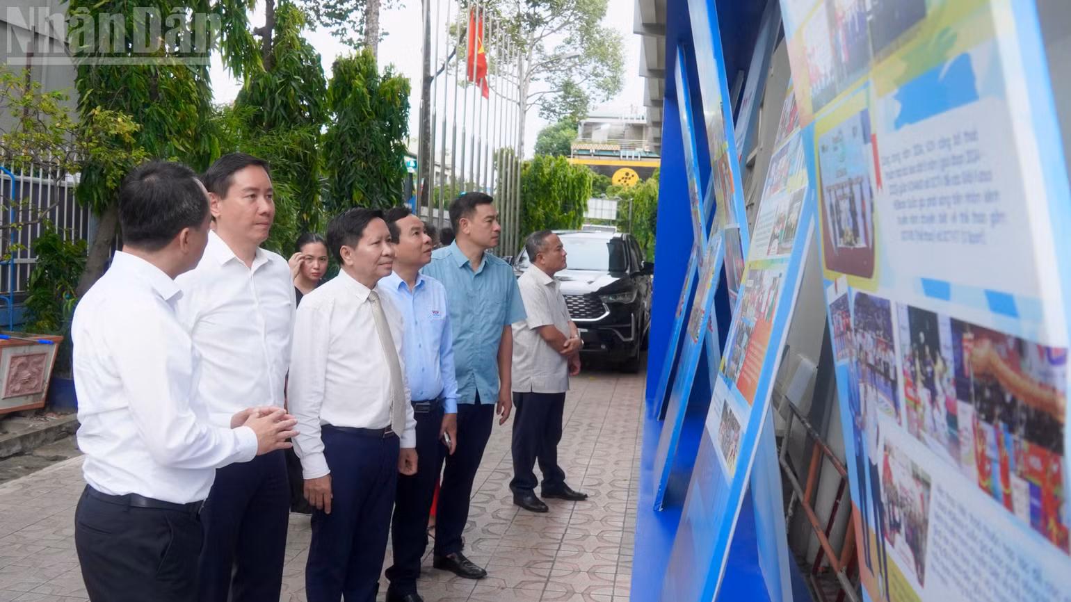 Khu vực trưng bày không gian ảnh về hành trình nhiều mùa giải. (Ảnh: THÀNH LÊ)