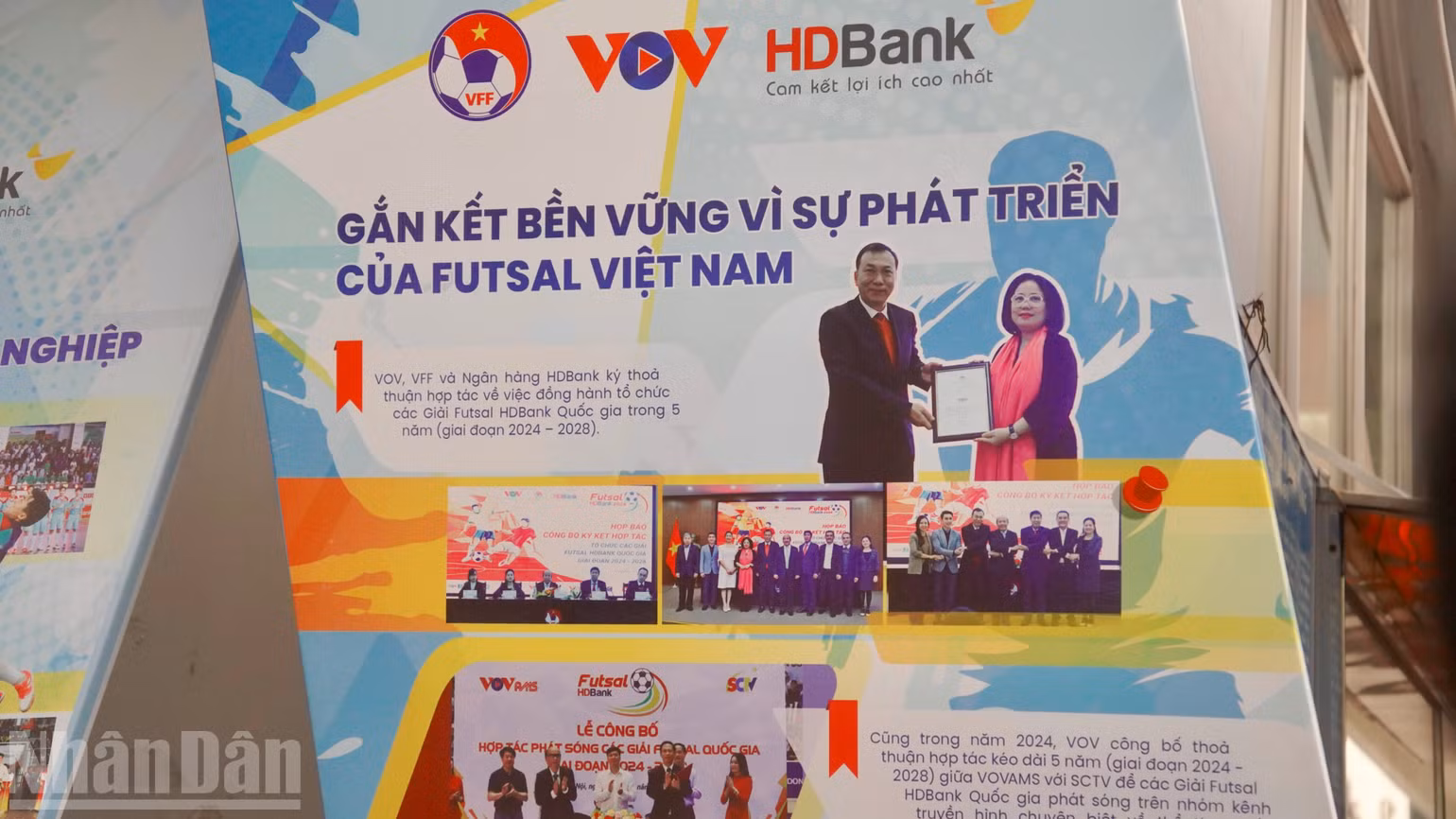 Những hình ảnh tư liệu về sự phát triển của futsal Việt Nam. (Ảnh: THÀNH LÊ)