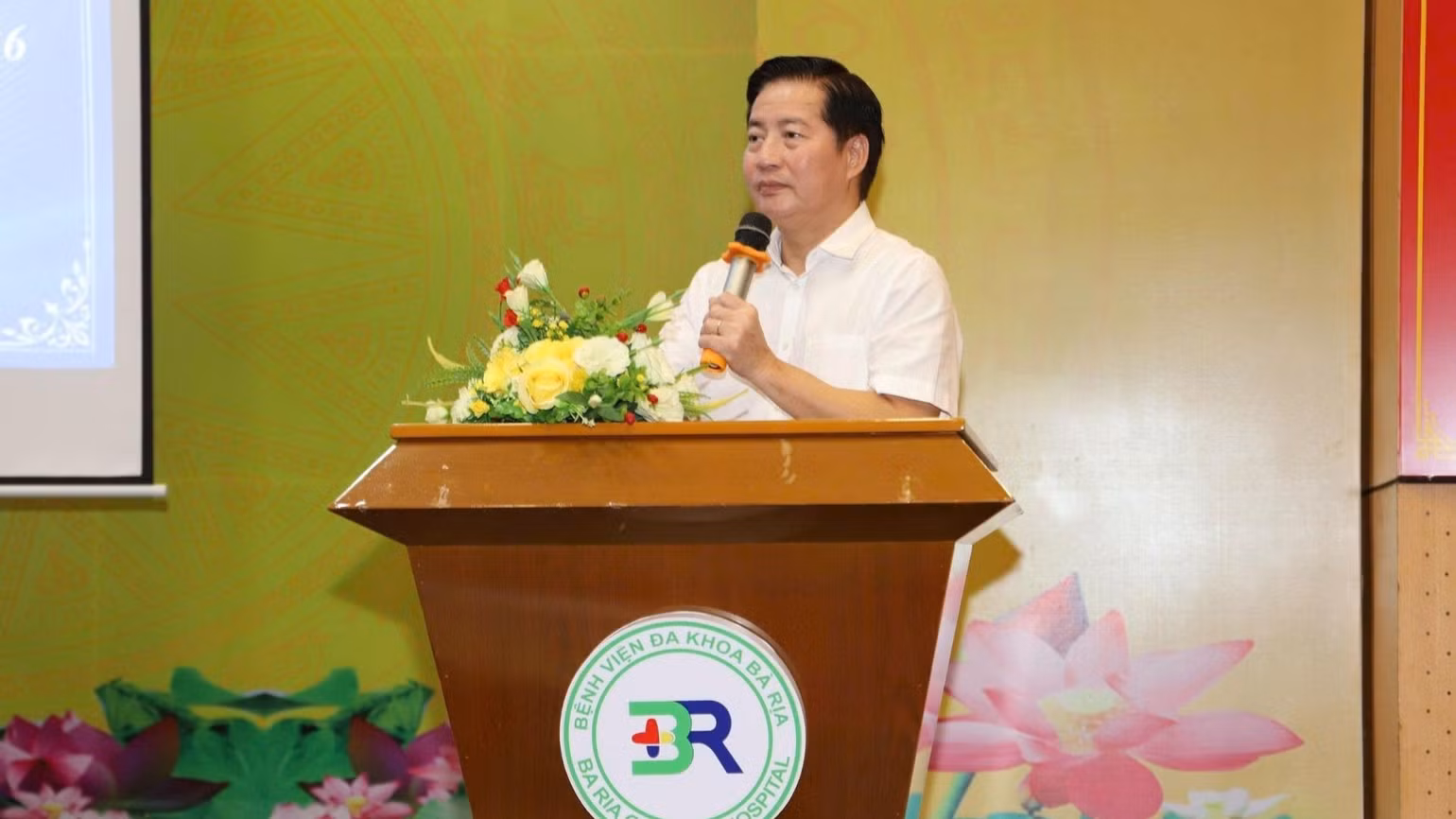 pgstsbs-tran-vinh-hung-giam-doc-benh-vien-binh-dan-chia-se-cac-kinh-nghiem-ve-cong-tac-quan-ly-va-chuyen-mon-cho-benh-vien-da-khoa-ba-ria-6588.jpg