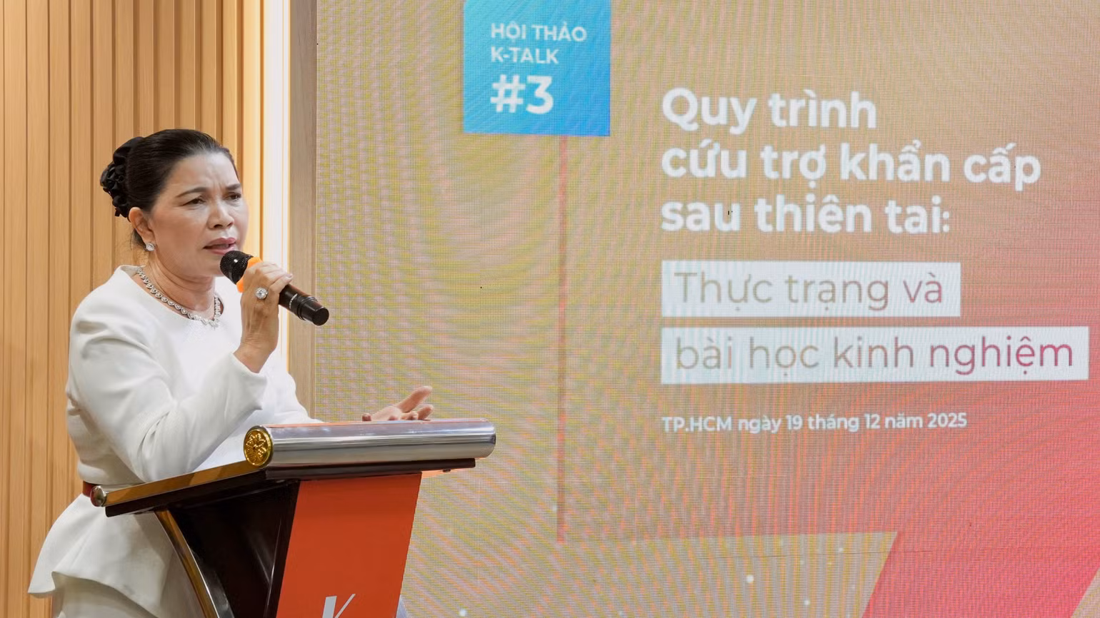 ba-dang-thi-kim-oanh-chi-tich-hdqt-kim-oanh-chu-tich-hdql-quy-khoi-su-tu-tam-phat-bieu-quan-diem-tai-chuong-trinh.jpg