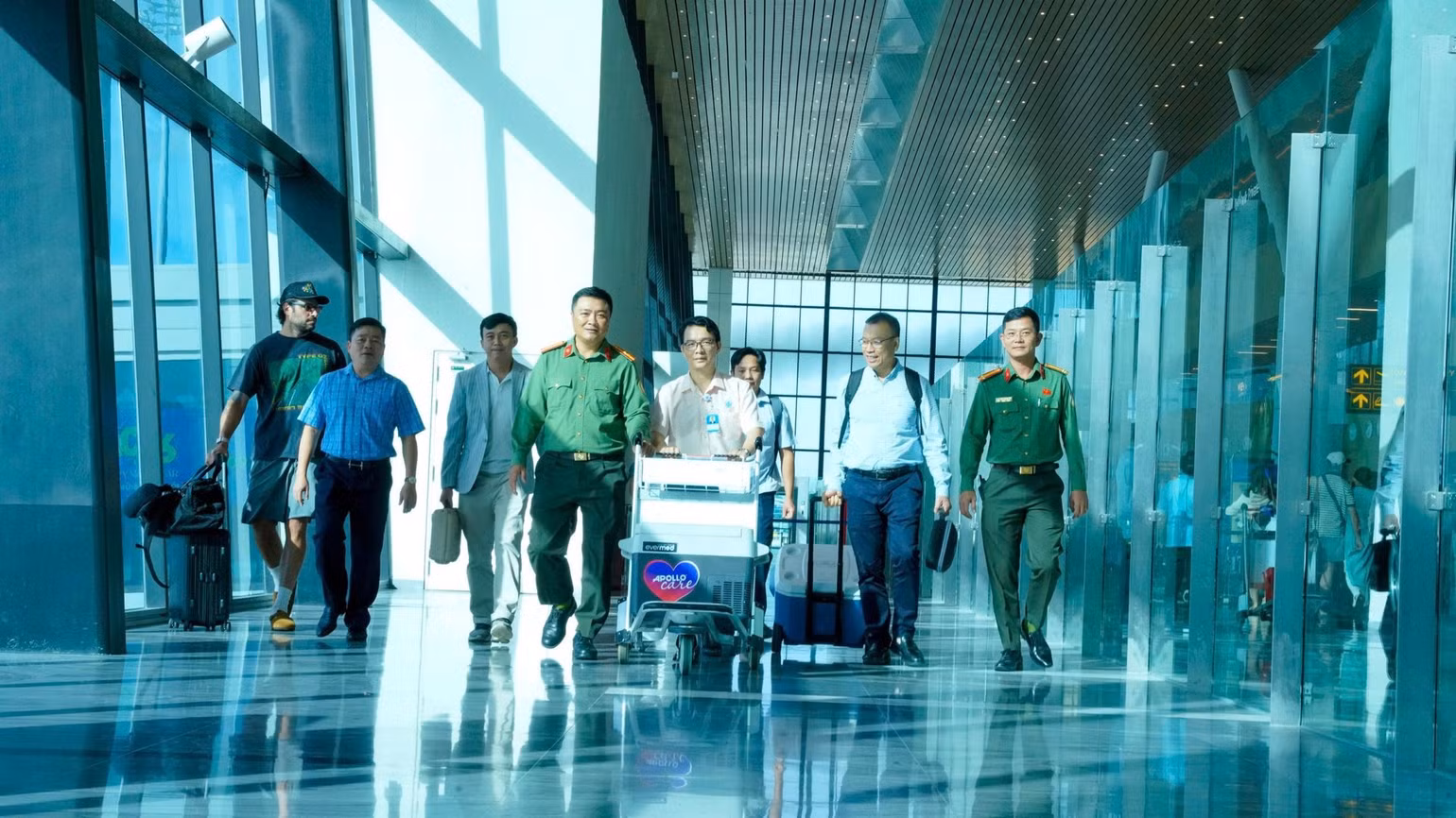 tim-hien-nhanh-chong-duoc-van-chuyen-ve-san-bay-tan-son-nhat-duoi-su-phoi-hop-chat-che-cua-e-kip-bv-dhyd-va-cac-luc-luong-chuc-nang-1561.jpg