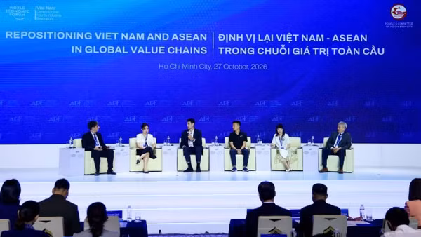 Các chuyên gia, doanh nghiệp thảo luận tại sự kiện. (Ảnh: HÙNG-TRIỀU)