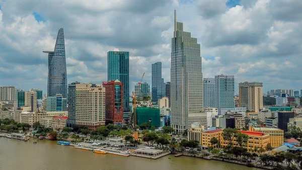 Thành phố Hồ Chí Minh hướng đến trở thành trung tâm kinh tế hàng đầu khu vực. (Ảnh HOÀNG TRIỀU)