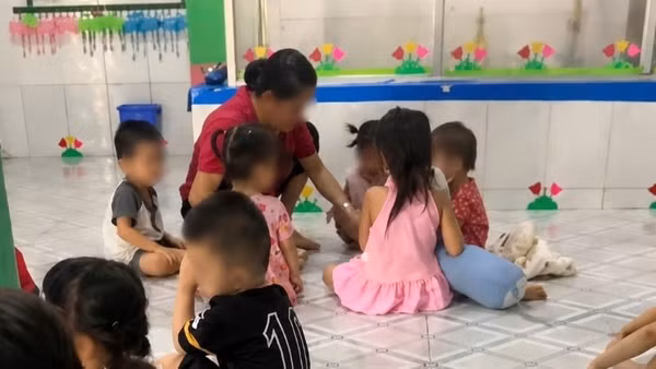 Người phụ nữ trong video lan truyền trên mạng xã hội. (Ảnh chụp qua video)