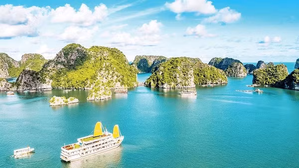 Vịnh Lan Hạ ở quần đảo Cát Bà.