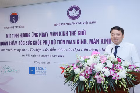 Tiến sĩ Tống Trần Hà, Phó Cục trưởng Cục Bà mẹ và Trẻ em phát biểu.