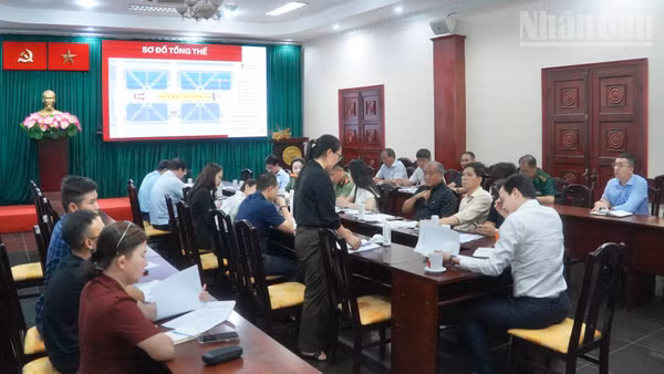 Quang cảnh cuộc họp. (Ảnh: THÀNH LÊ)