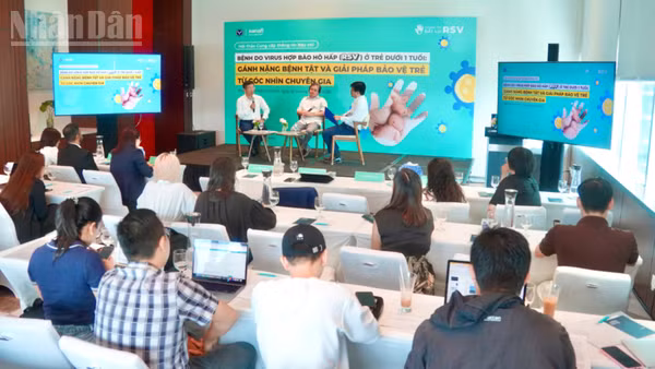 Quang cảnh buổi cung cấp thông tin. (Ảnh: KHANG ANH)