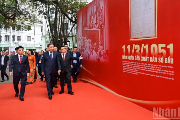 Tổng Bí thư, Chủ tịch nước Tô Lâm đến thăm, làm việc với báo Nhân Dân nhân dịp Kỷ niệm 75 năm Ngày Báo Nhân Dân ra số đầu (11/3/1951-11/3/2026), sáng 11/3/2026. 
