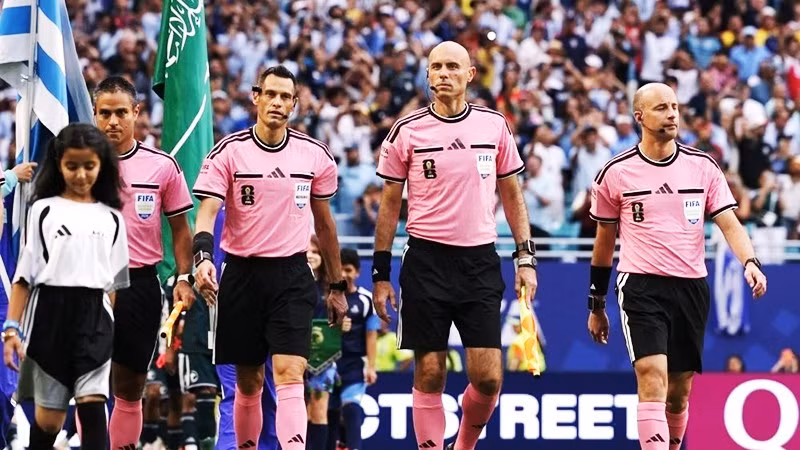 Bên lề World Cup