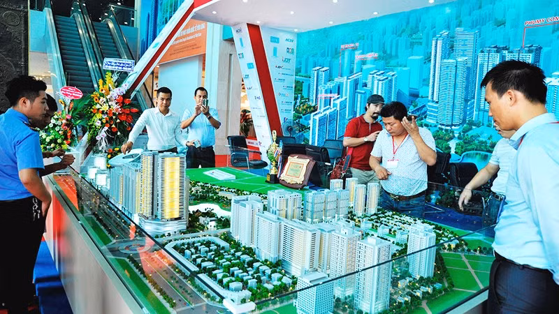Giá trị trái phiếu phát hành của ngành bất động sản tăng đáng kể trong quý II. Ảnh: NAM ANH