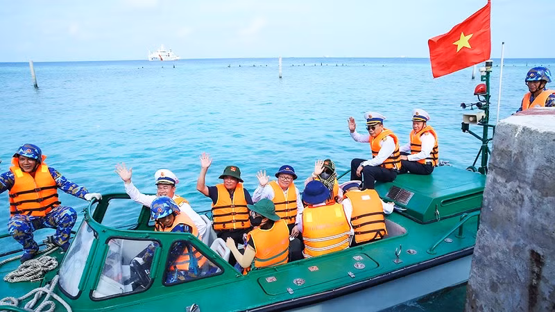 Rời đảo Len Đao. Ảnh: TRẦN SƠN HẢI