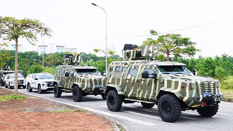 Các phương tiện tham gia tổng duyệt.