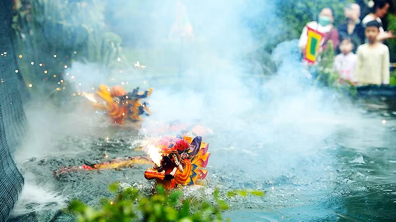 Múa rối nước Đào Thục do ông tổ nghề có tên gọi Đào Đăng Khiêm, tên thật là Nguyễn Đăng Vinh (1658-1732), truyền dạy.