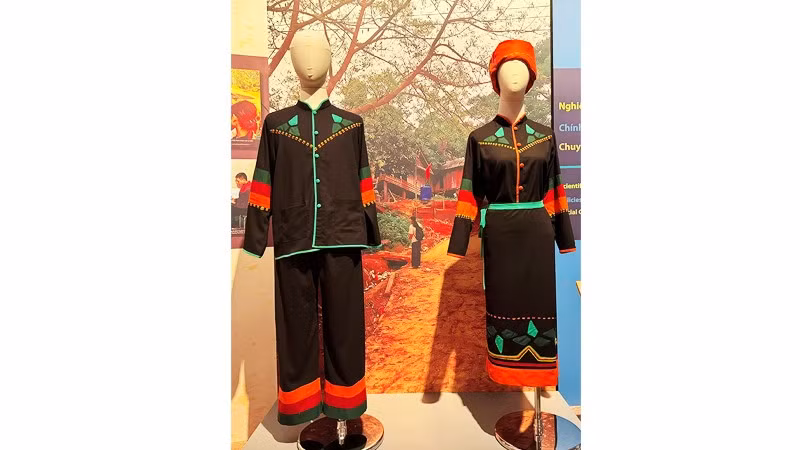 Trang phục dân tộc Chứt được giới thiệu tới công chúng tại Bảo tàng Dân tộc học Việt Nam.