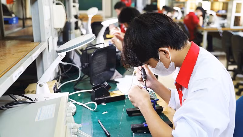 Giờ thực hành của Trường cao đẳng nghề Công nghệ cao Hà Nội. 