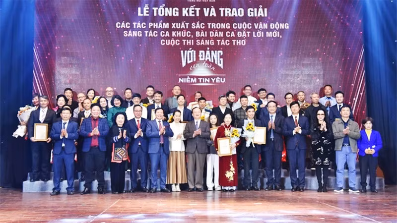 “Với Đảng vẹn toàn niềm tin yêu”