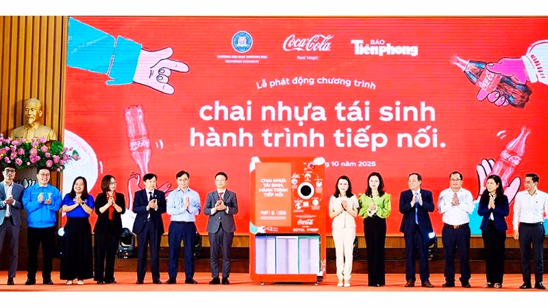 Đây là chương trình thu gom rác tái chế đầu tiên được triển khai ở Thủ đô Hà Nội.