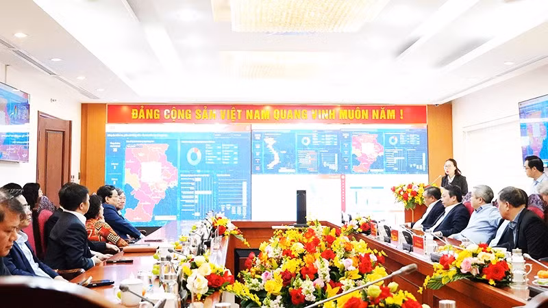 Ủy ban Kiểm tra Trung ương vận hành Trung tâm Điều hành giám sát, kiểm tra trên môi trường số. Ảnh: MINH NGỌC