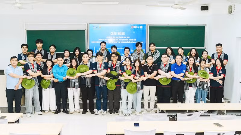 Thành lập Đội hình tình nguyện du học sinh
