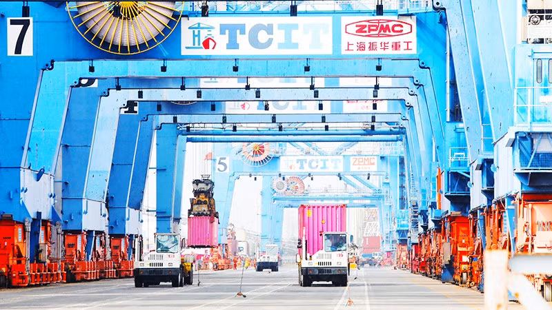 Việt Nam duy trì đà xuất khẩu, tận dụng hiệu quả các hiệp định thương mại tự do và năng lực thích ứng linh hoạt. Ảnh: K.MINH