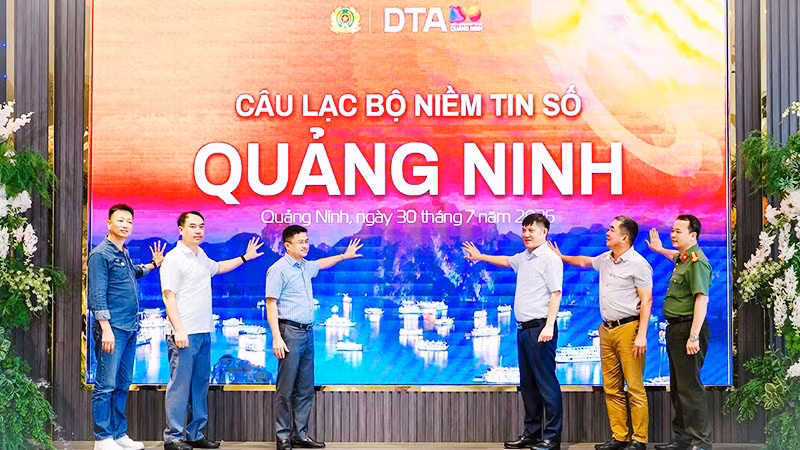 Ra mắt CLB Niềm tin số tỉnh Quảng Ninh.
