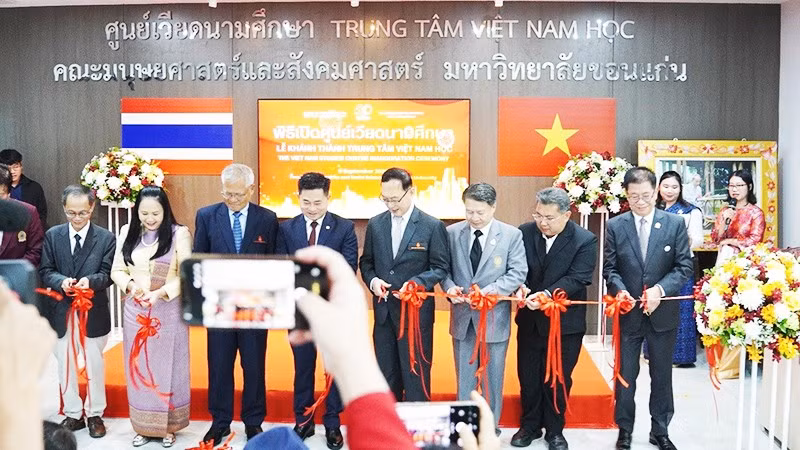 Lễ khánh thành Trung tâm Việt Nam học tại Trường đại học Khon Kaen.