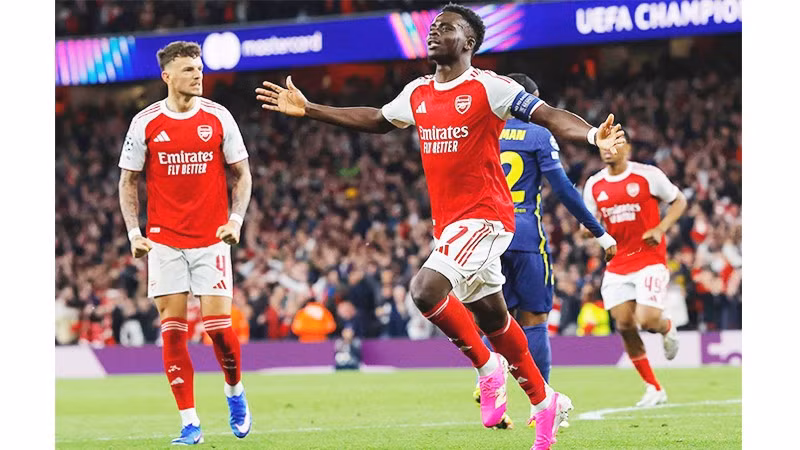 Sự trở lại đúng lúc của Bukayo Saka đã đưa Arsenal vào chung kết Champions League sau 20 năm.