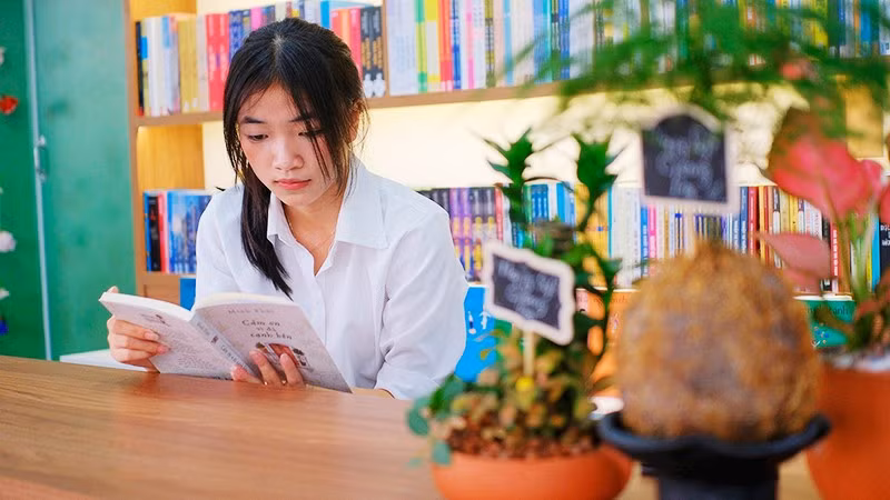 Bạn trẻ trải nghiệm không gian đọc sách mở tại Book Garden 21.