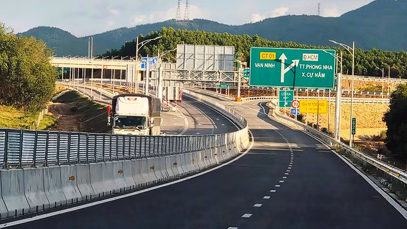 Các dự án hạ tầng giao thông vừa đưa vào sử dụng giúp kết nối và tăng liên kết vùng. Ảnh: BẮC SƠN