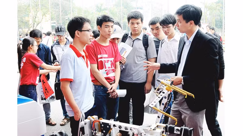 Cấp học bổng Chính phủ cho sinh viên học ngành STEM