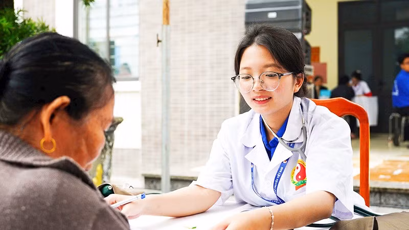 Tuổi trẻ y - dược cổ truyền khám bệnh miễn phí