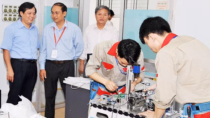 Hợp tác giữa khu vực tư và công trong nghiên cứu khoa học vẫn còn nhiều cản trở. Ảnh: NAM ANH