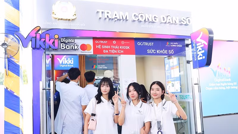 Không gian trải nghiệm ngân hàng số và “Trạm công dân số”