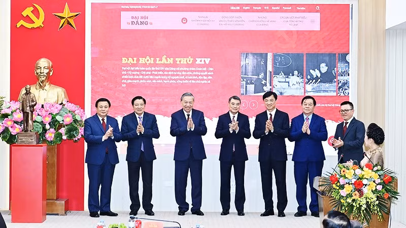 Lễ ra mắt Trang thông tin điện tử chuyên đề Đảng Cộng sản Việt Nam-Đại hội XIV diễn ra tại Trụ sở Bộ Biên tập Báo Nhân Dân. Ảnh: ĐĂNG KHOA
