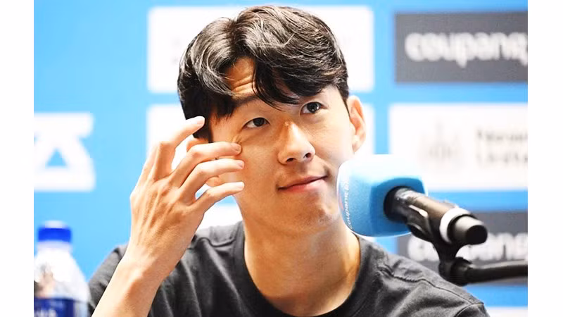 Son Heung Min chia tay Tottenham