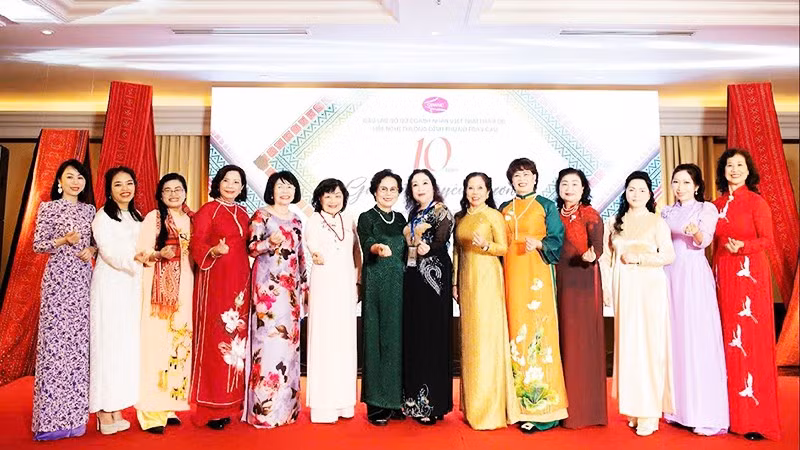Phụ nữ Việt Nam ngày càng khẳng định vai trò quan trọng trong nền kinh tế.
