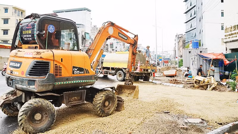 Các hướng "ngõ" ra vào khu vực đang được hoàn thiện.