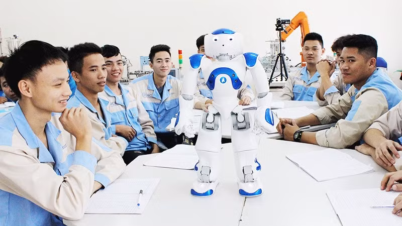 Nhiều phòng thí nghiệm về robot, tự động hóa, giao thông thông minh, cảm biến… được đầu tư mạnh mẽ tại các cơ sở đào tạo. Ảnh: NGUYỄN NAM